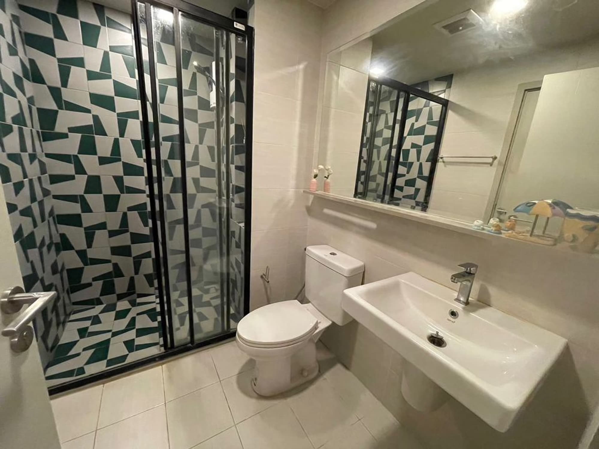 1 Bed Condo for Rent and Sale in Khlong Toei - Image 5