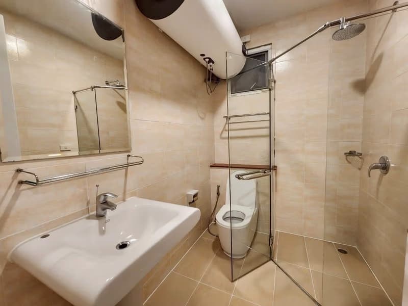 5 Bed House for Rent in Din Daeng