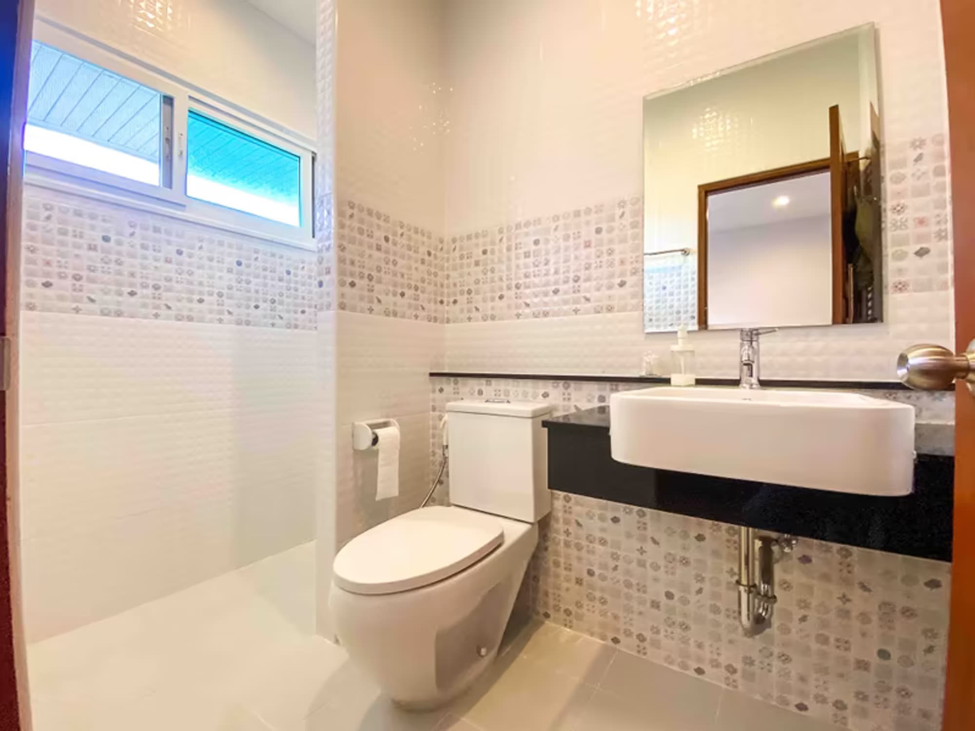 4 Bedroom House - Image 24