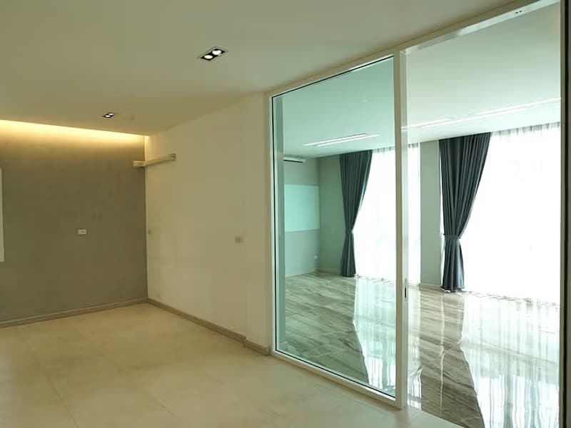3 Bed Commercial for Sale in Mueang Chiang Mai