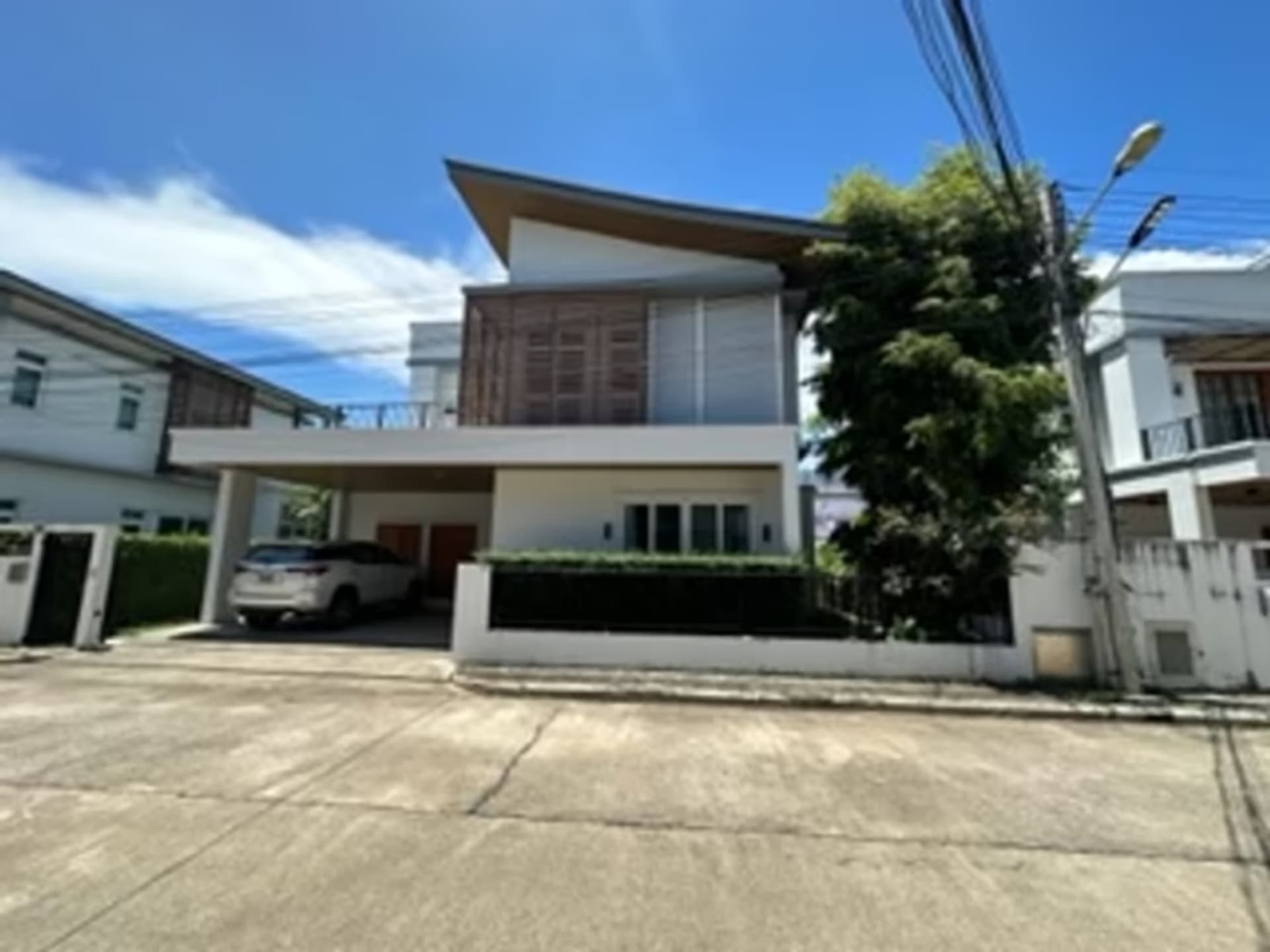 3 Bedroom House - Image 9