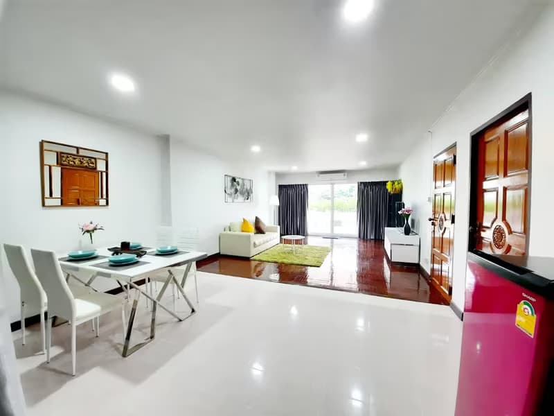 Service apartment for Rent in Watthana 