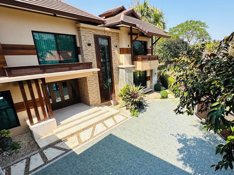 5 Bed House for Sale in Mueang Chiang Mai