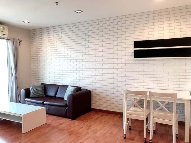 1 Bedroom Condo