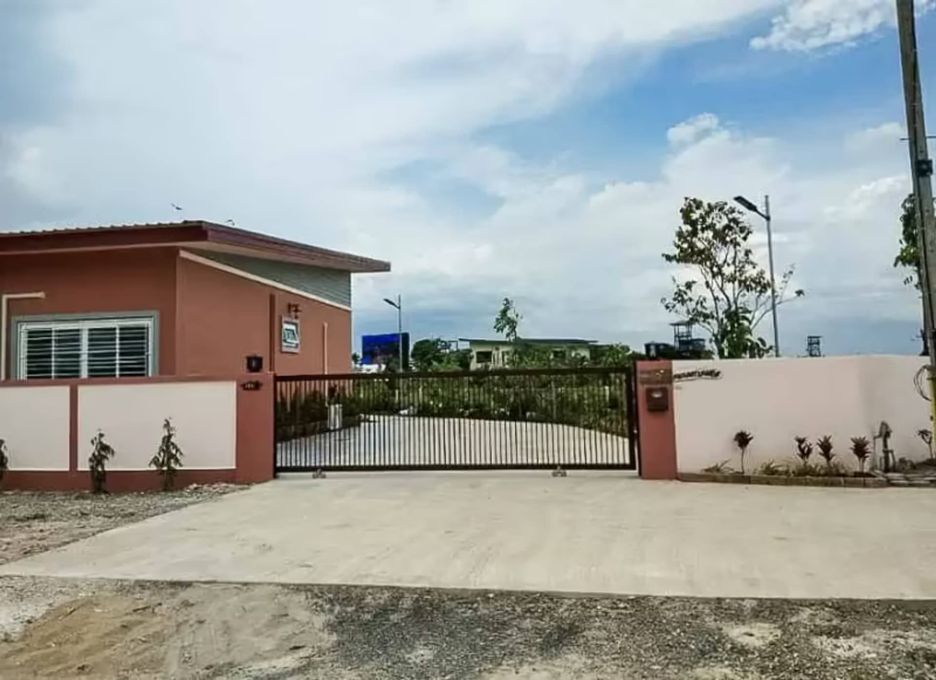 3 Bedroom House - Image 12