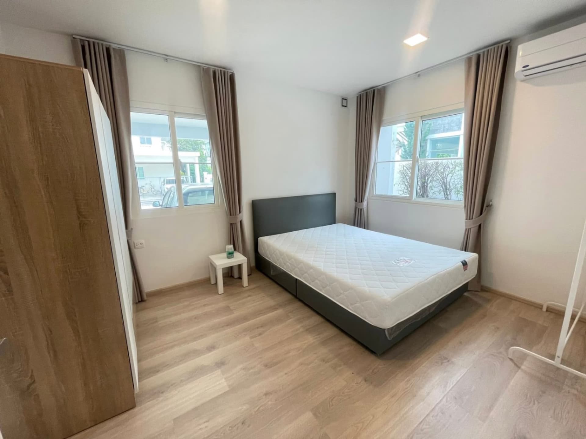 3 Bed House for Rent and Sale in Bang Phli - Image 6
