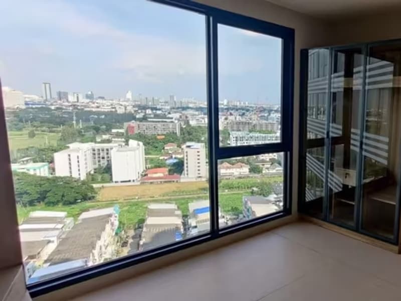 Studio for Sale at Ideo Mobi Sukhumvit Eastpoint