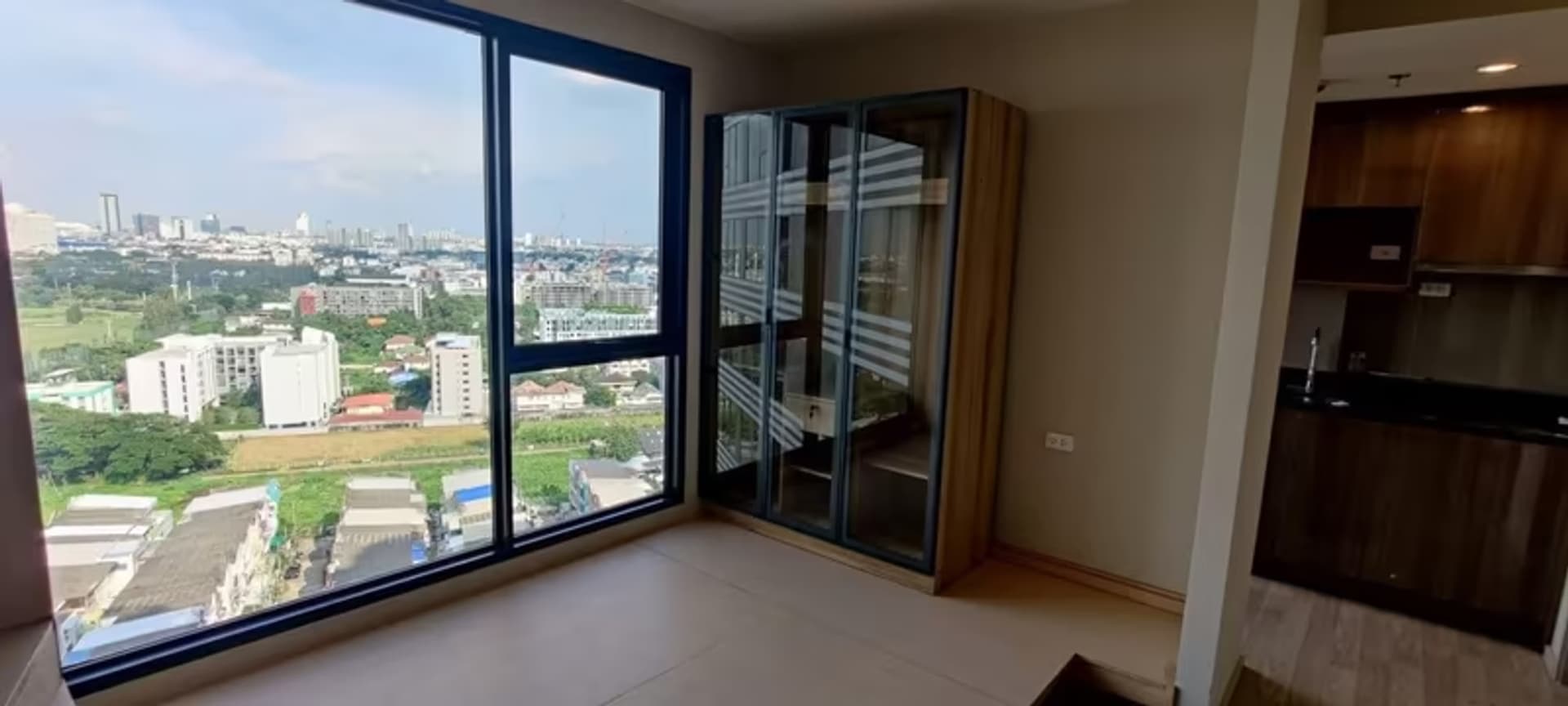 Studio for Sale at Ideo Mobi Sukhumvit Eastpoint - Image 9