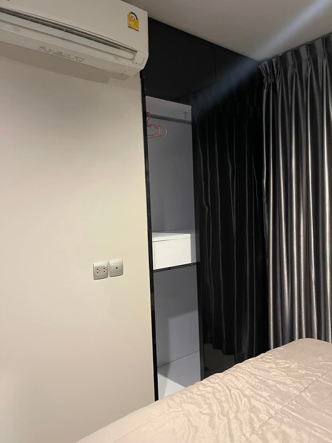 1 Bed Condo for Sale  Near Phra Ram 9 MRT - Image 11
