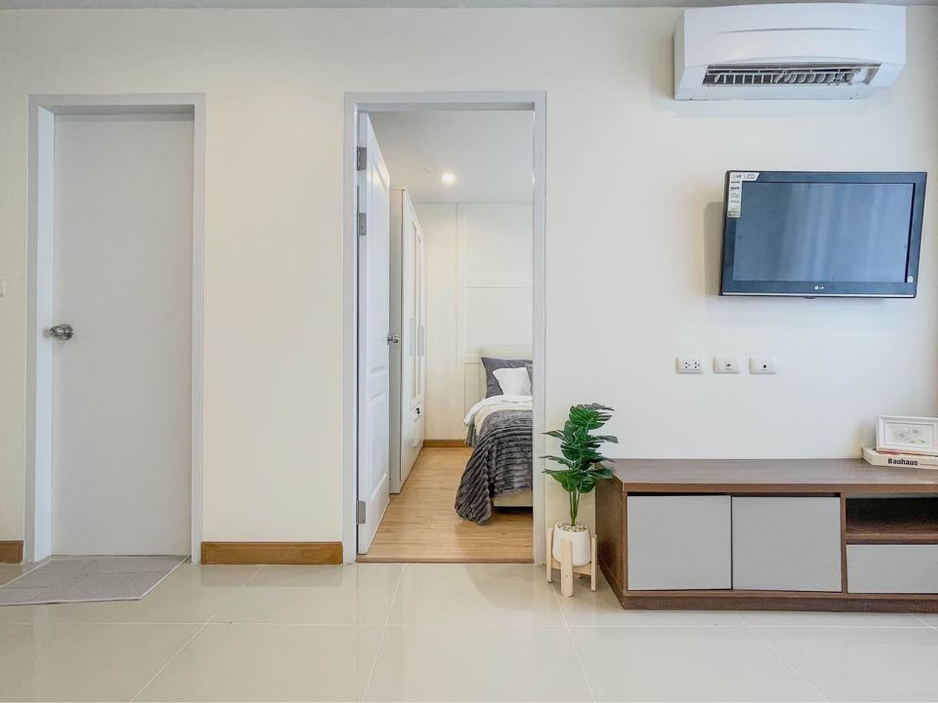 1 Bed Condo for Sale in undefined - Image 4