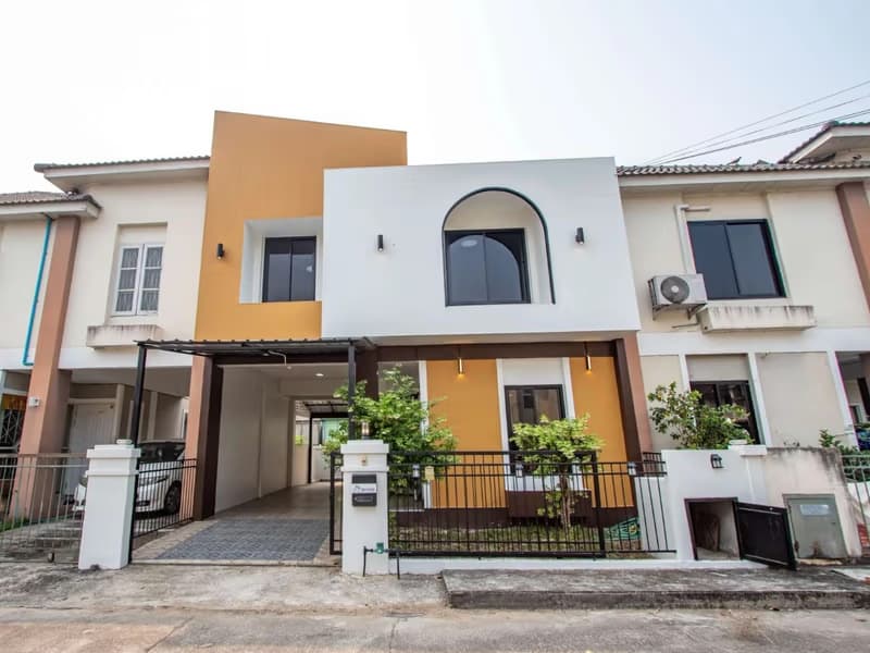 3 Bed Townhouse for Sale in Mae Rim District
