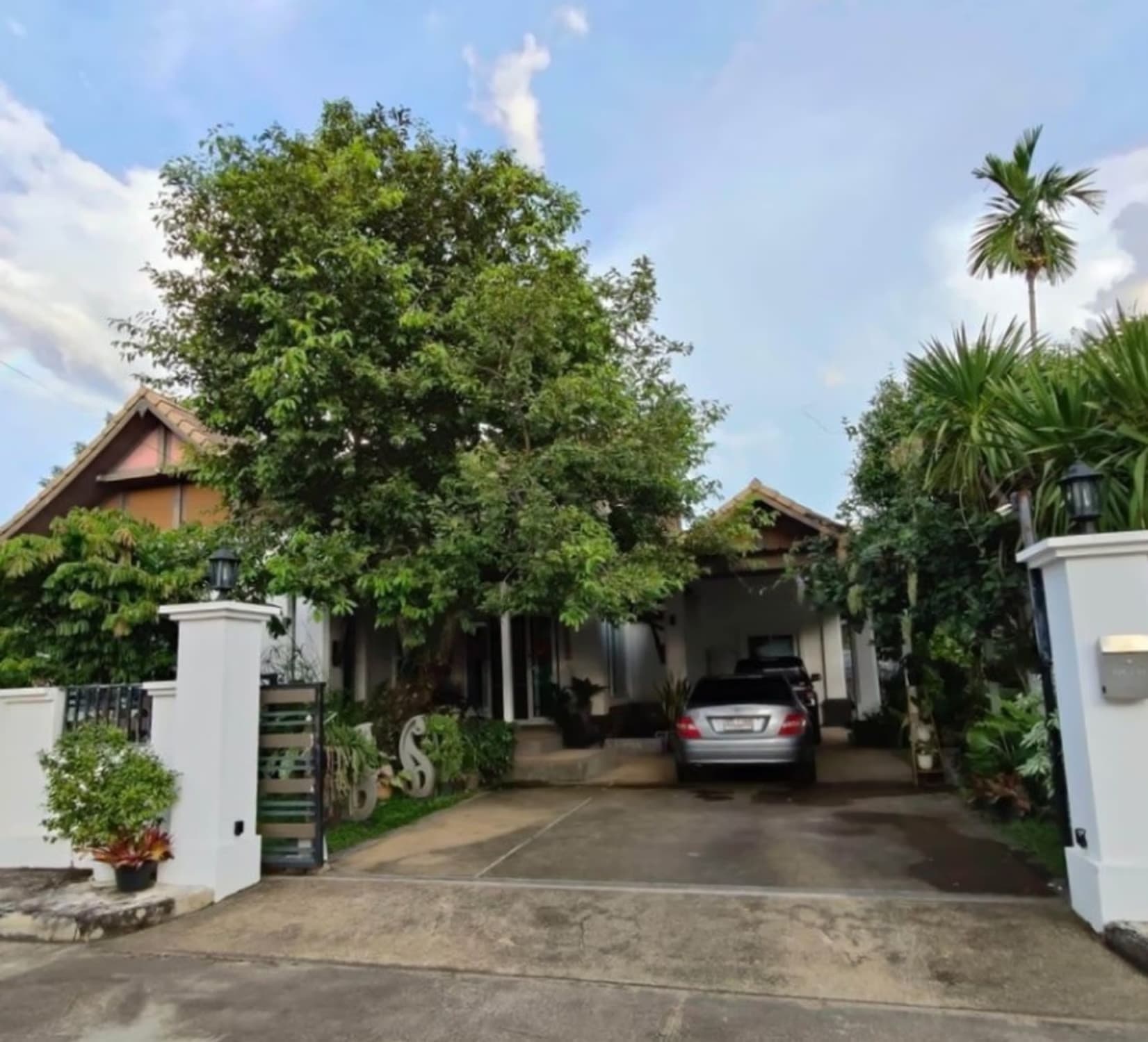2 Bed House for Rent and Sale in Hang Dong - Image 1