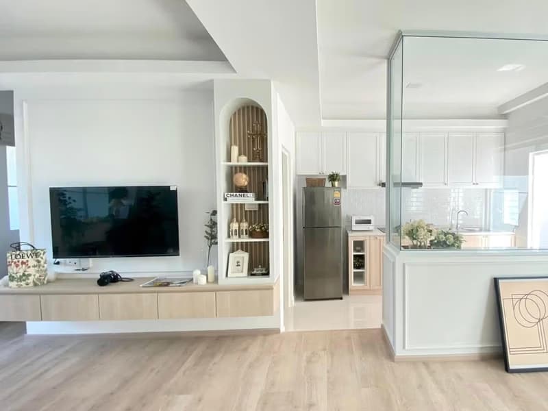 3 Bed Townhouse for Rent and Sale in Prawet