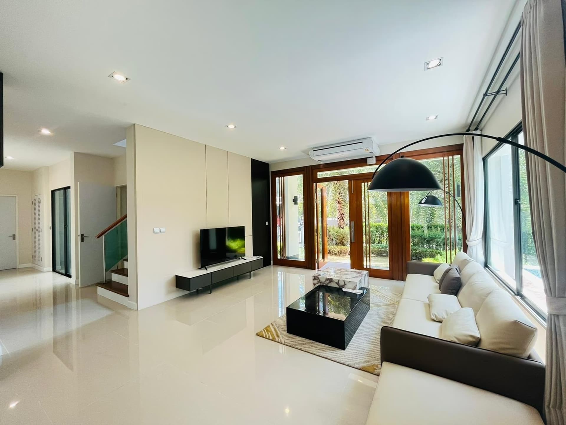 4 Bed House for Rent and Sale in Prawet - Image 1