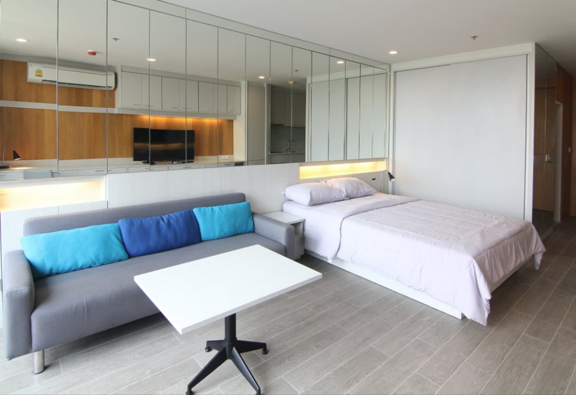 null Bed Condo for Rent  Near Surasak BTS - Image 16