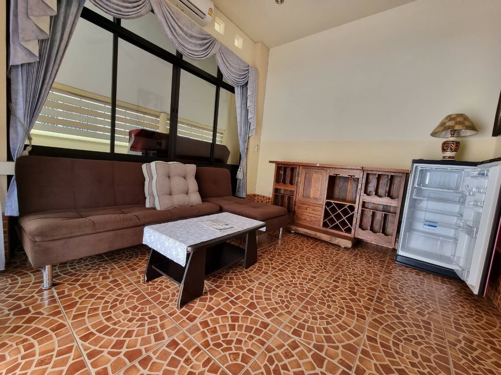 3 Bed House for Rent in Hang Dong - Image 7