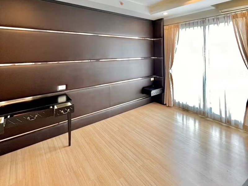 Condo for Sale at The Seed Mingle