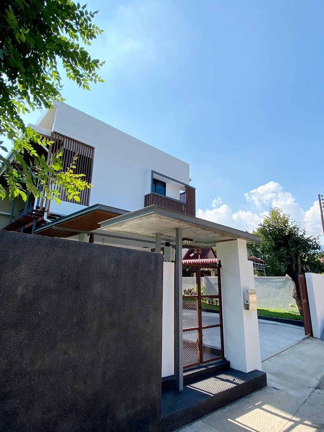 5 Bed House for Sale in Mueang Chiang Mai - Image 2