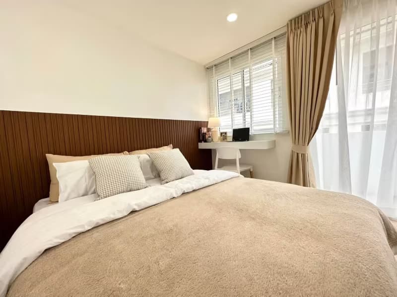 1 Bedroom Condo