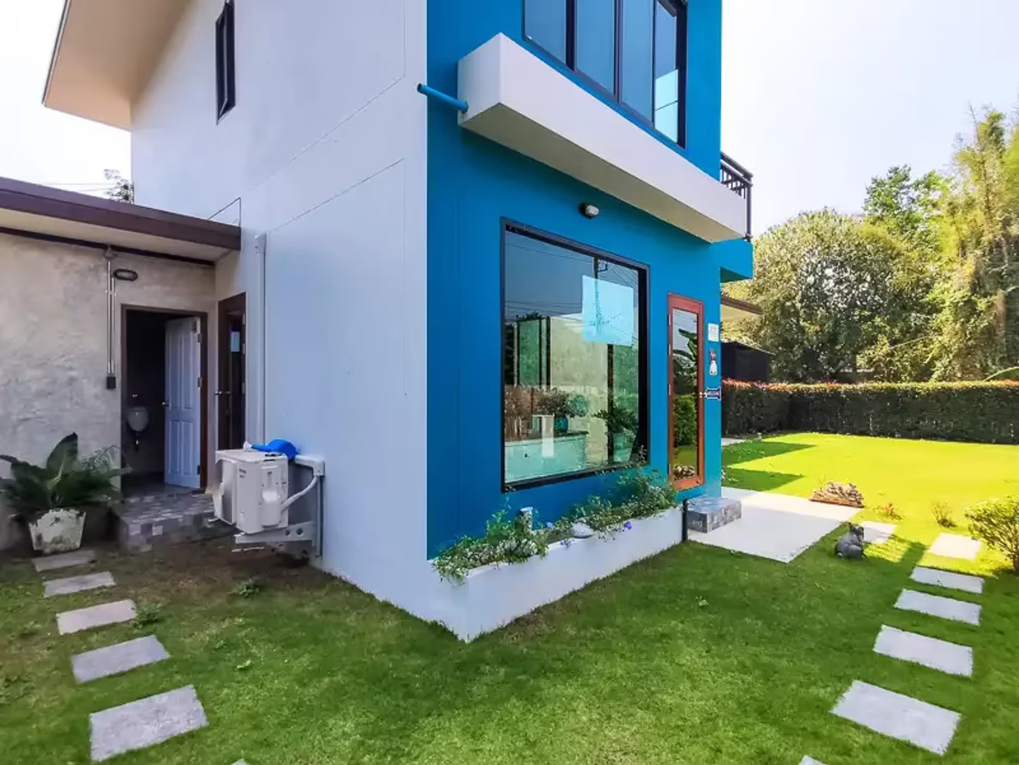 4 Bedroom House - Image 12