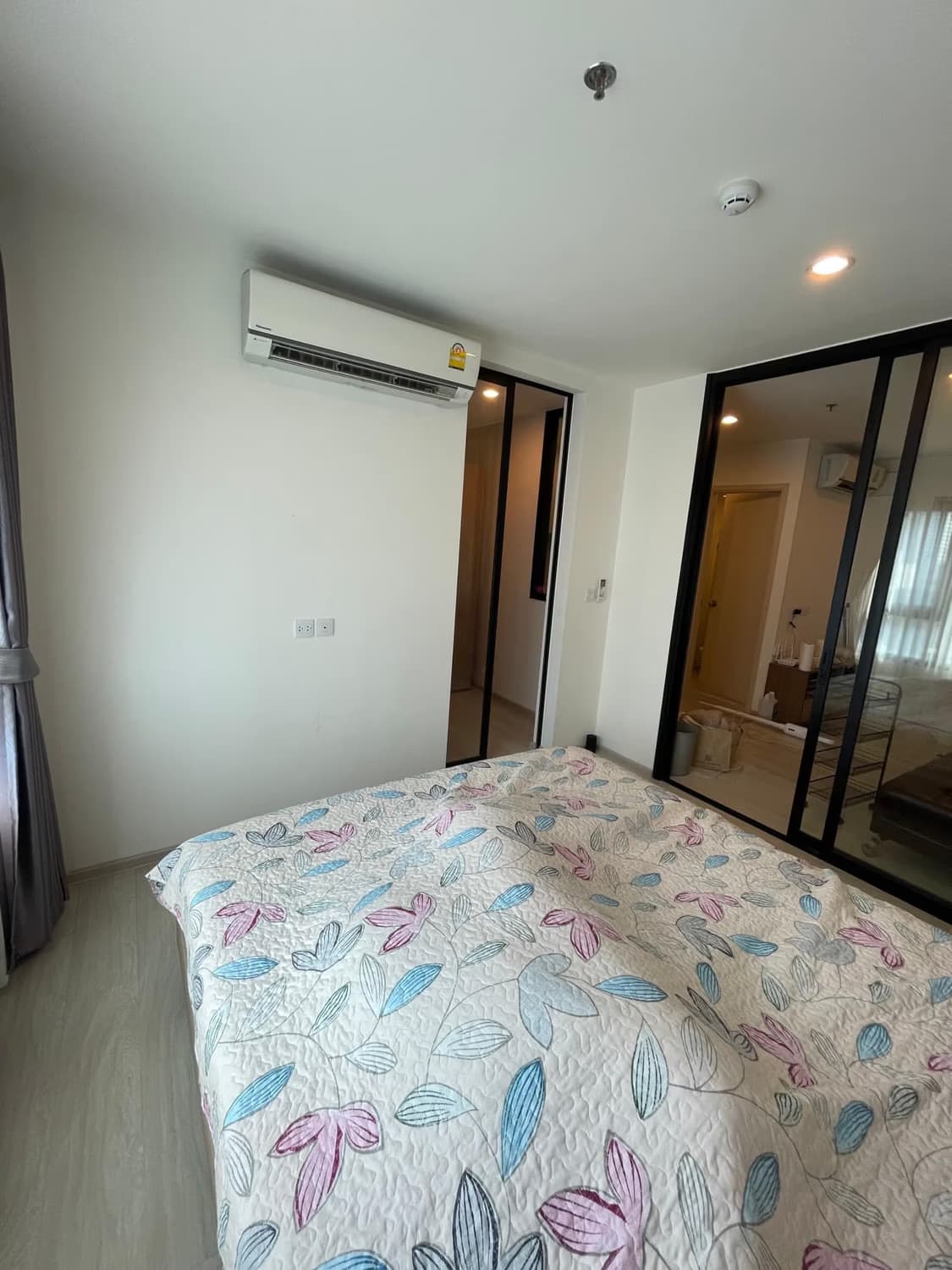 1 ห้องนอน Condo สำหรับ จำหน่าย ใกล้ Makkasan ARL - Image 5
