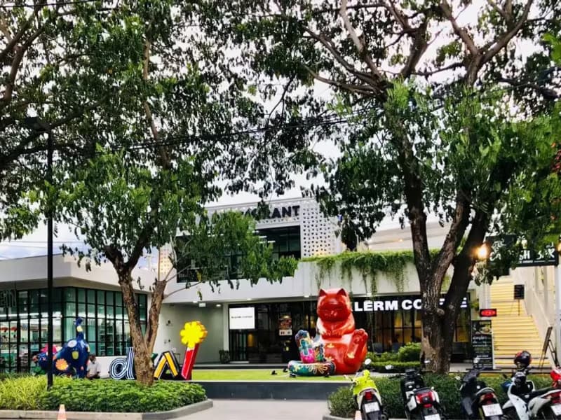 1 Bedroom Condo
