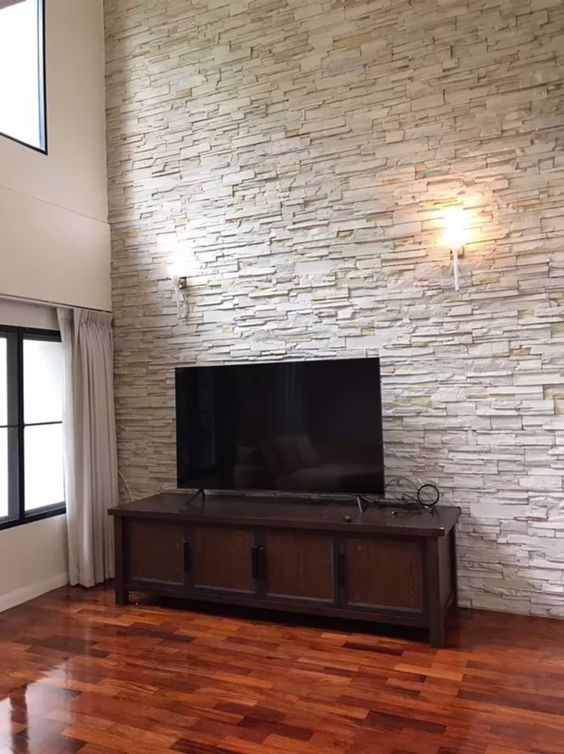 4 Bedroom House - Image 9