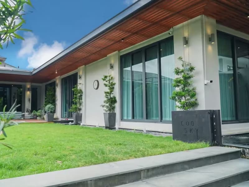5 Bedroom House
