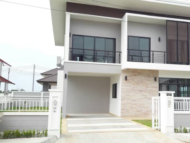 3 Bed House for Rent and Sale in San Kamphaeng