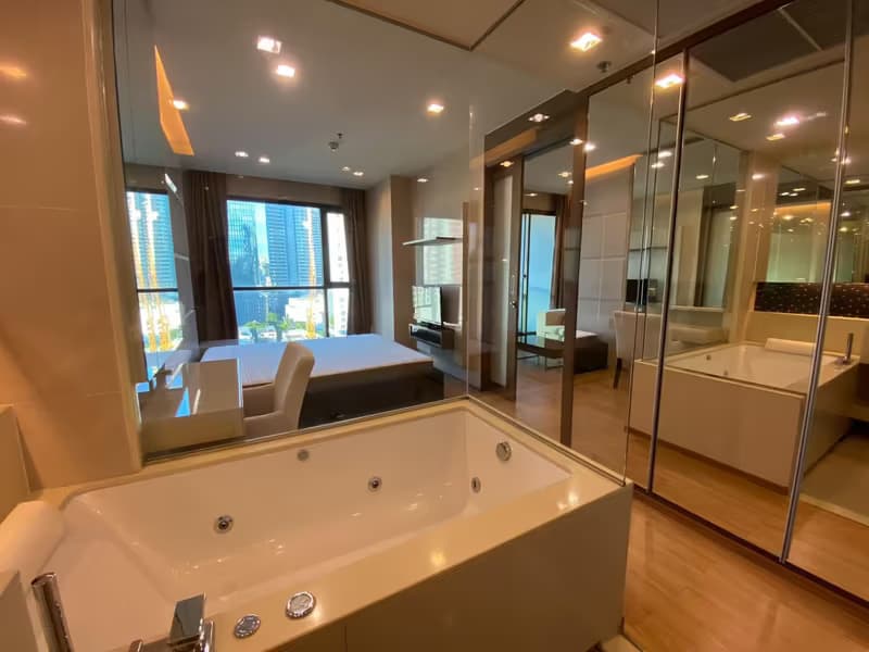 1 Bedroom Condo for Rent at The Address Sathorn