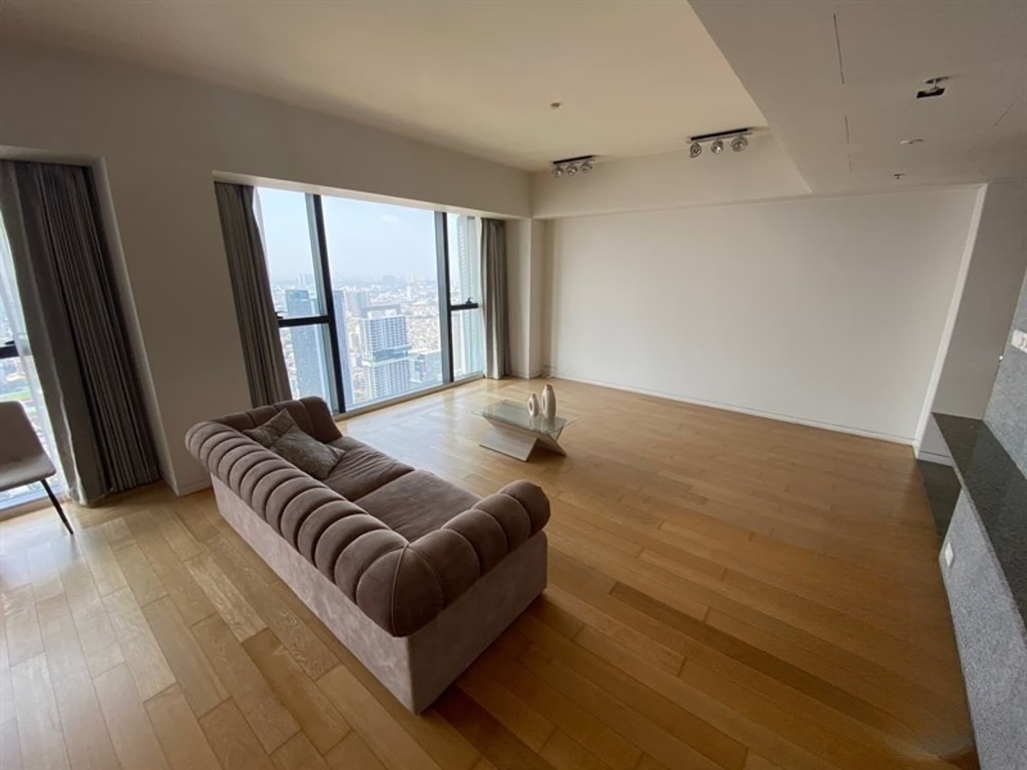 3 ห้องนอน คอนโด สำหรับ ขาย ใน Sathon - Image 3