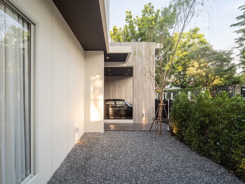 4 Bed House for Rent and Sale in Hang Dong