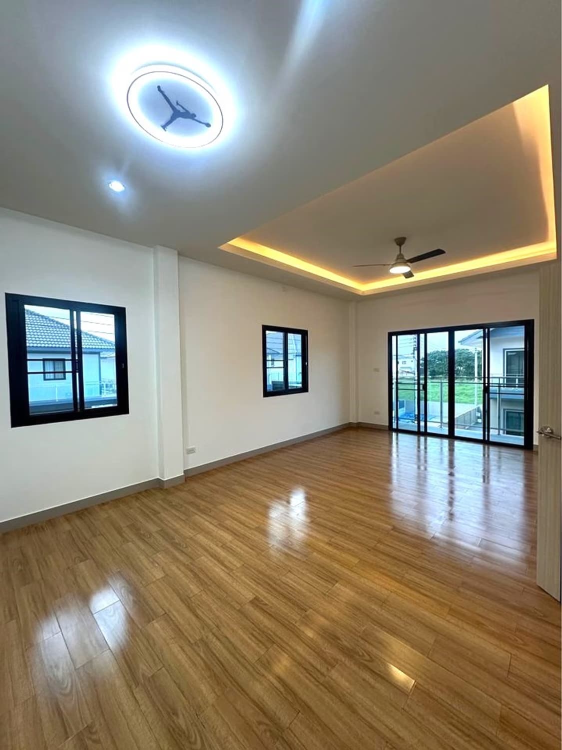 4 Bed House for Sale in San Sai District - Image 5