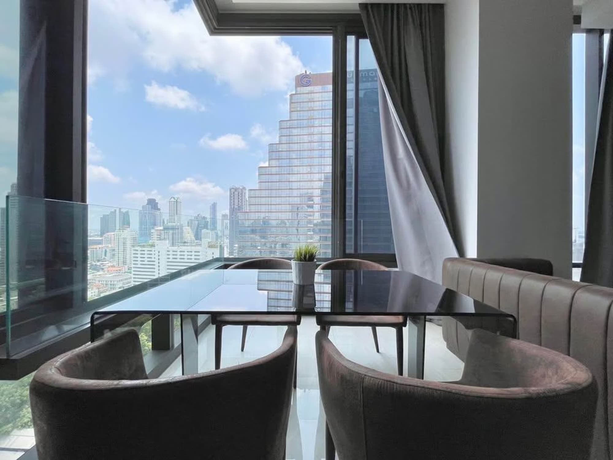 2 Bed Condo for Sale in Bang Rak - Image 19
