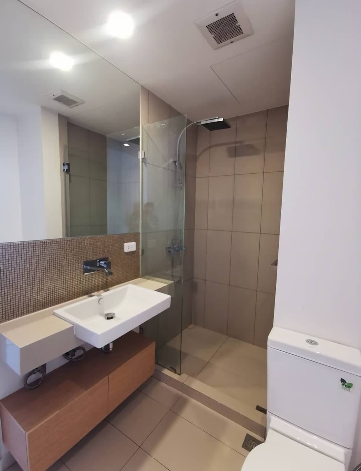 1 Bed Condo for Rent and Sale in undefined - Image 14