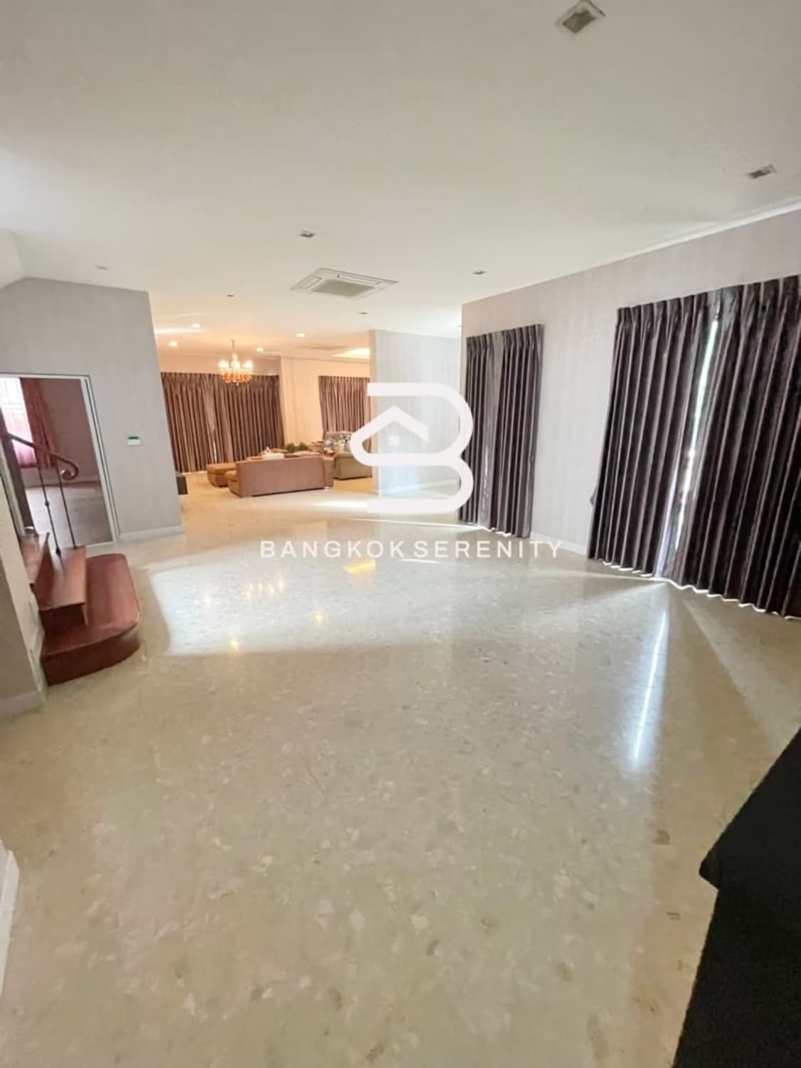 4 Bed House for Rent and Sale in Mueang Samut Prakan - Image 5