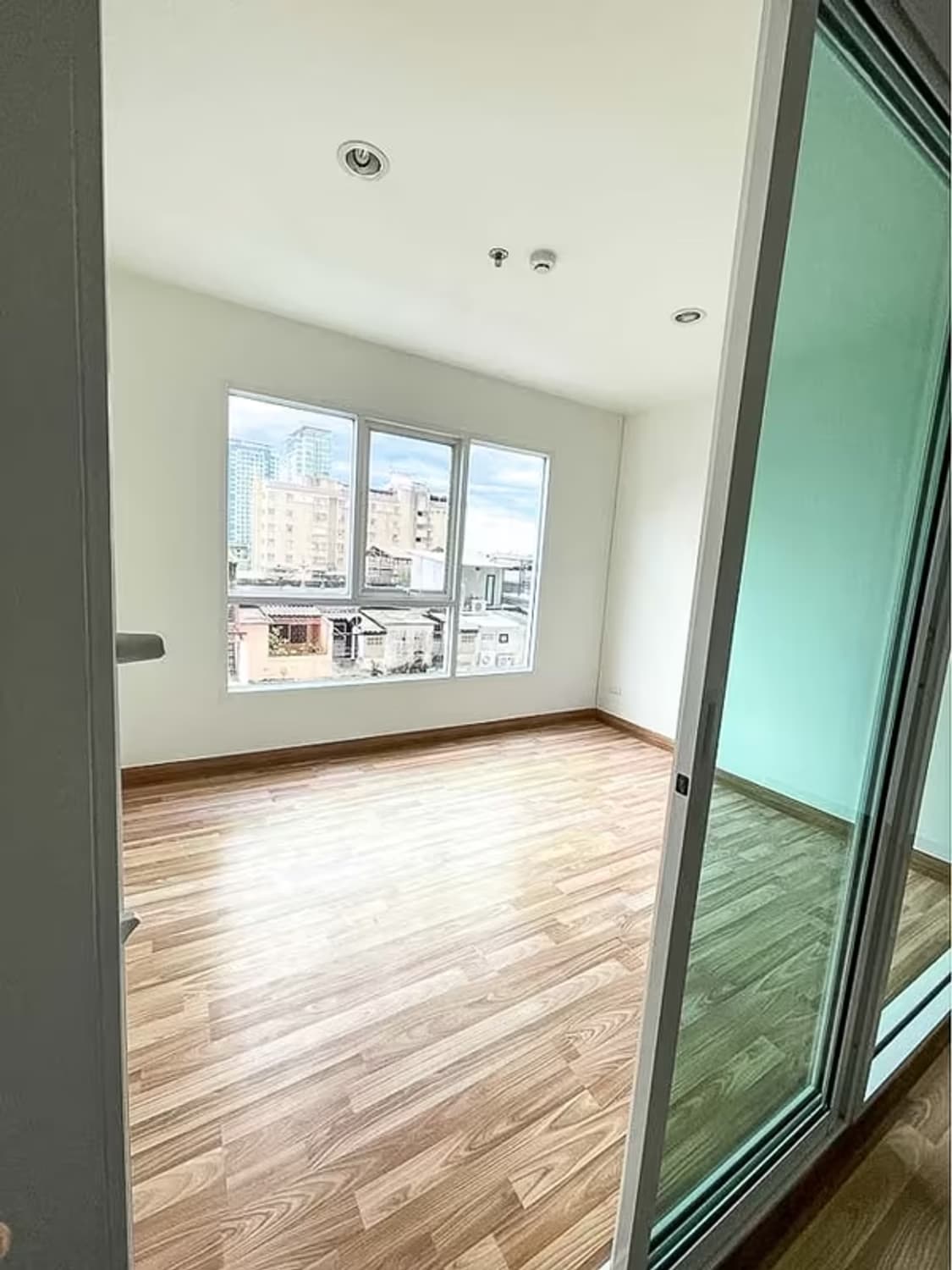 1 Bedroom Condo for Sale  - Image 6