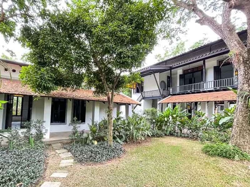 5 Bedroom House