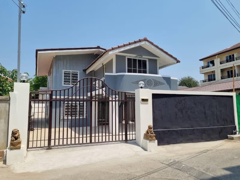House for Sale in Wat Ket, Mueang Chiang Mai.