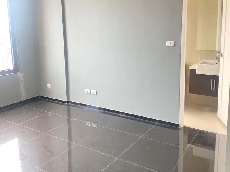 5 Bedroom Condo