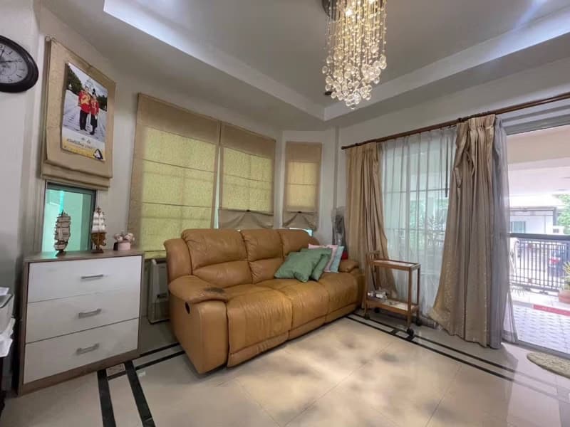4 Bed House for Sale in Prawet