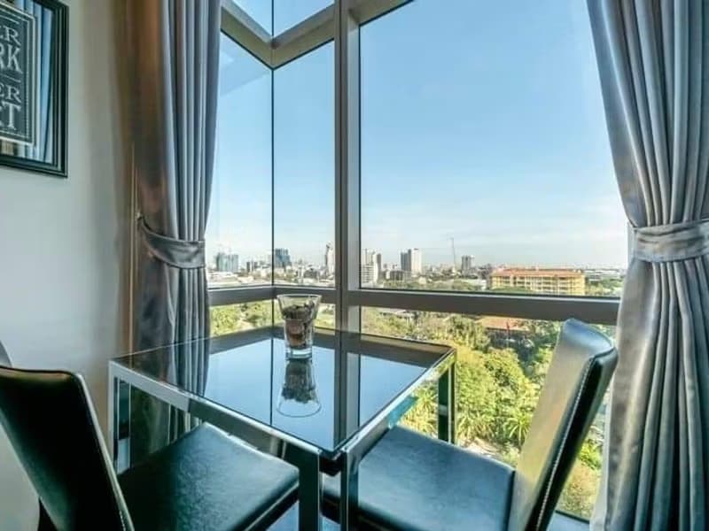 1 Bedroom Condo