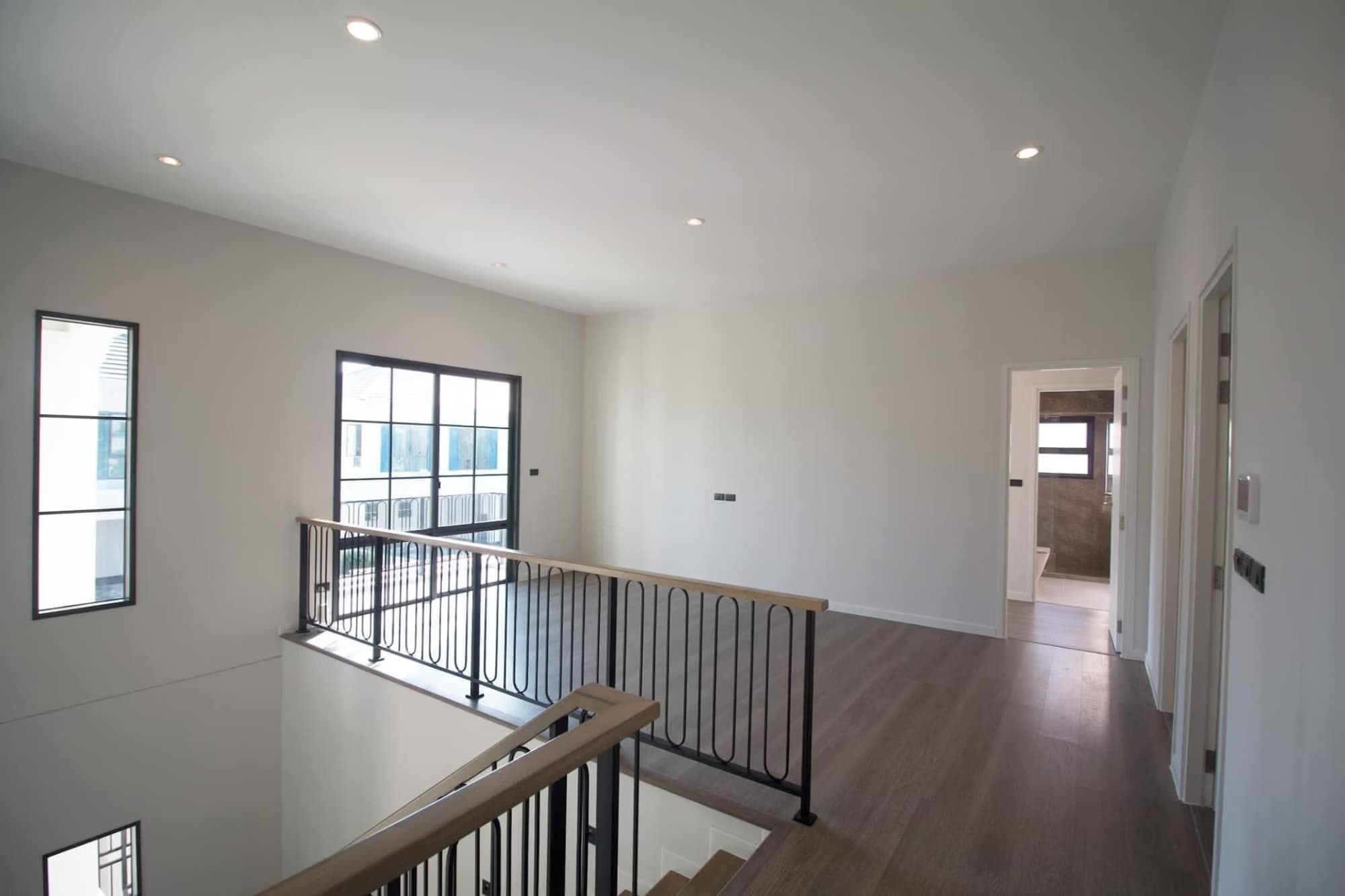 5 Bed House for Rent in Bang Phli District - Image 7