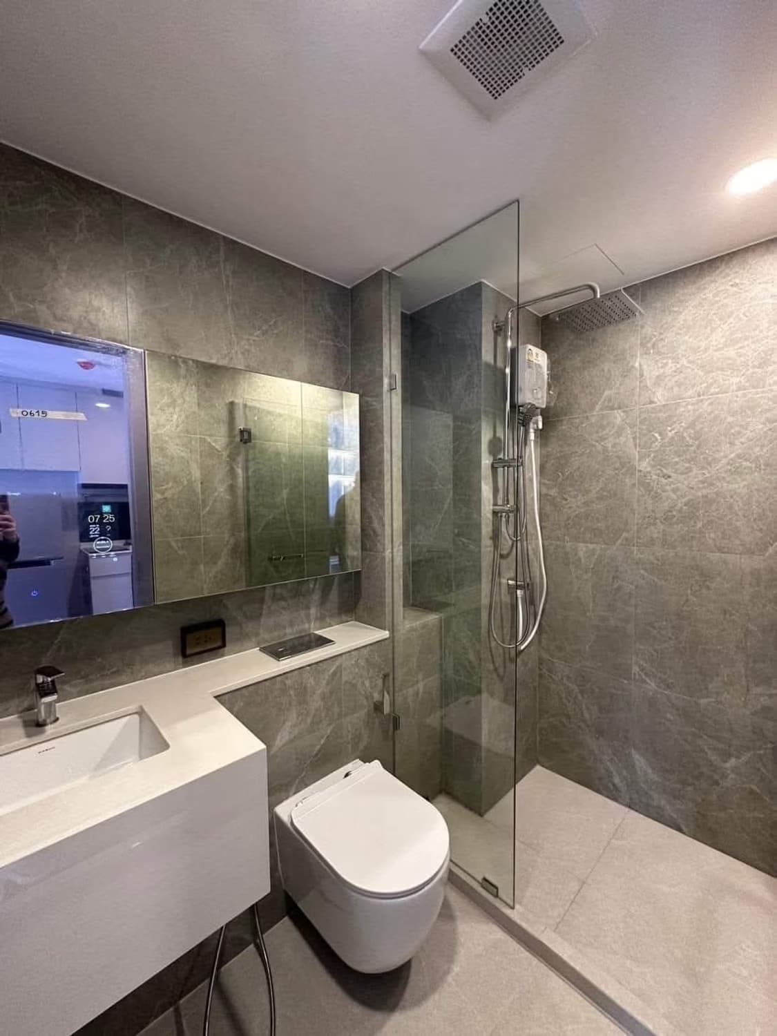 Studio Condo for Rent in Huai Khwang - Image 6