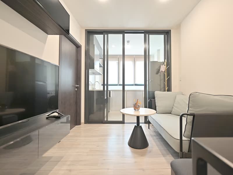 1 Bed Condo for Rent  Near Huai Khwang MRT