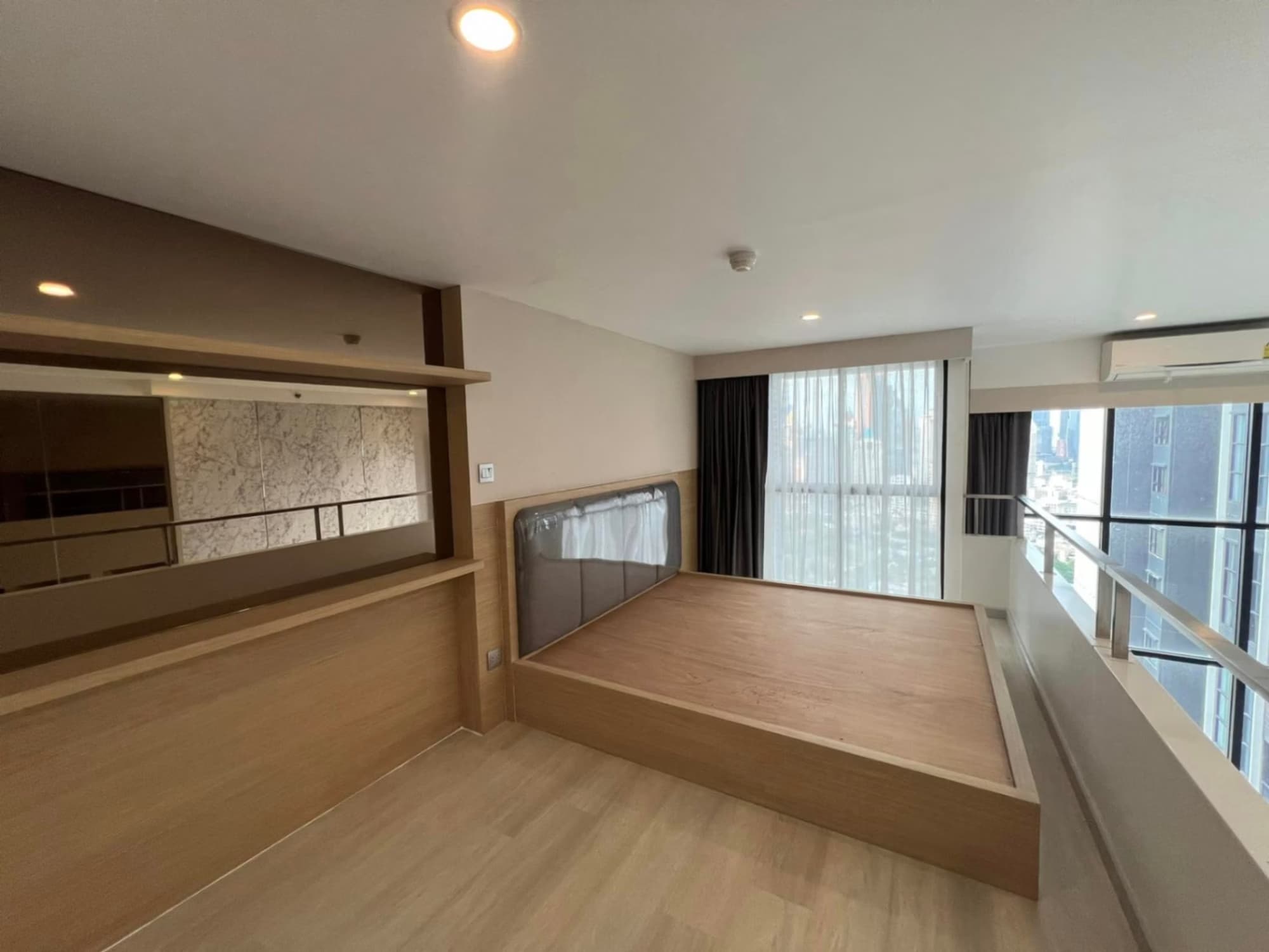 1 ห้องนอน คอนโด สำหรับ ขาย ใน สาทร - Image 2