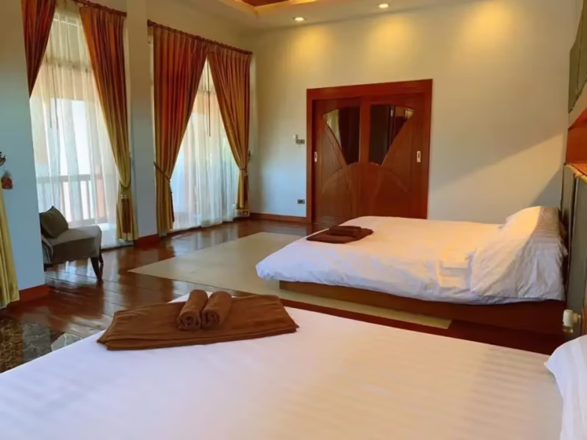 4 Bedroom House - Image 7