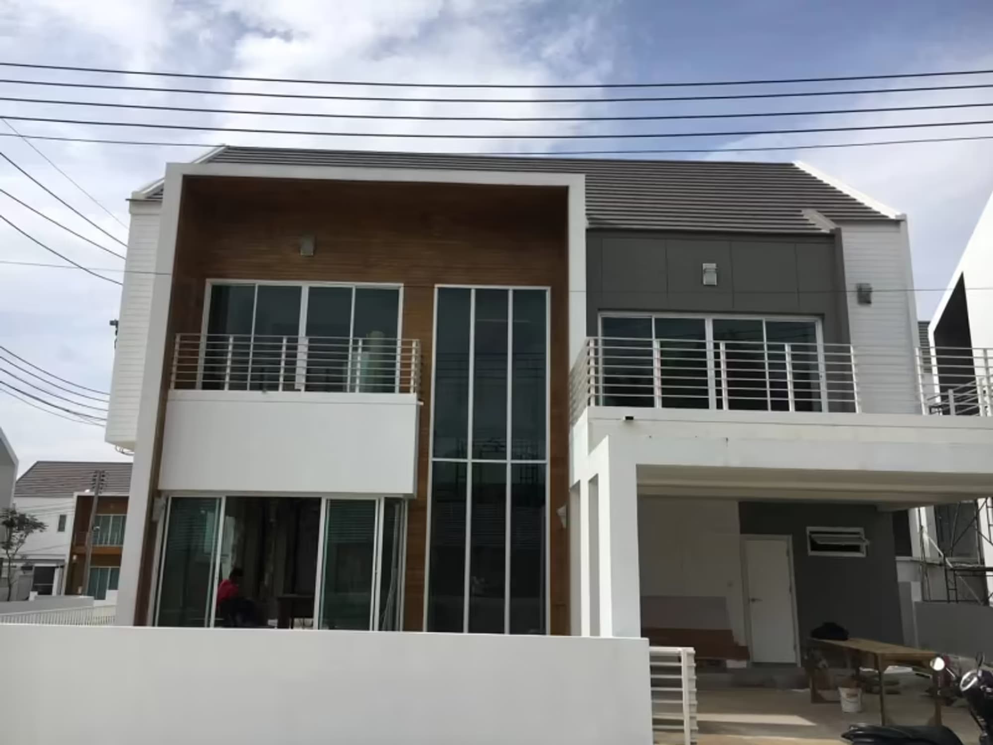 4 Bedroom House - Image 8