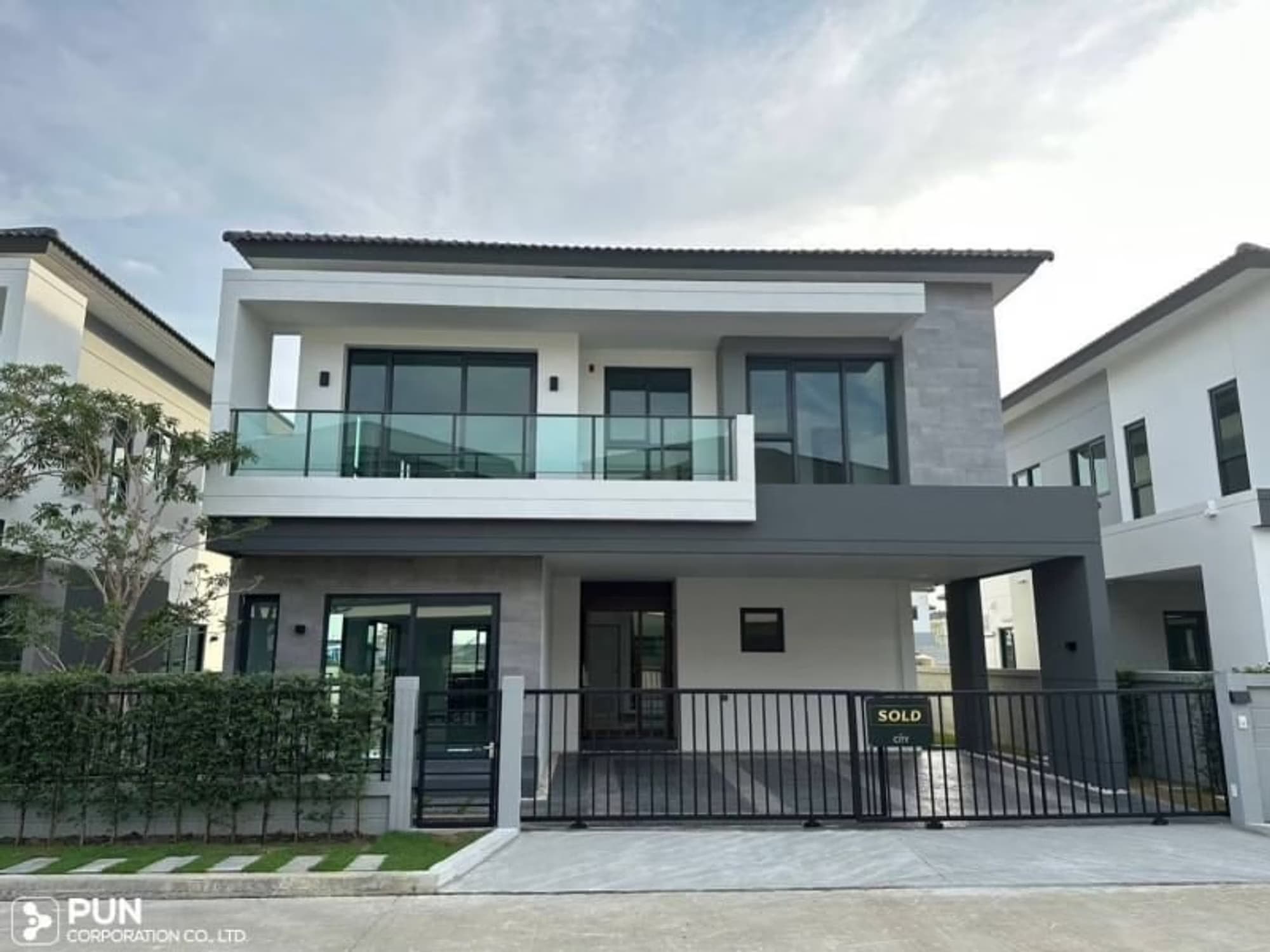 4 Bedroom House - Image 1