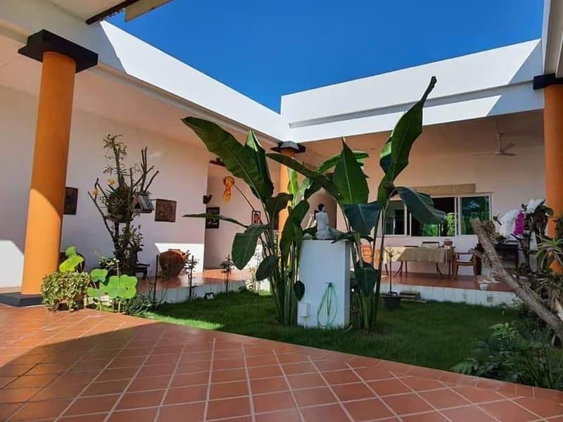 6 Bedroom House